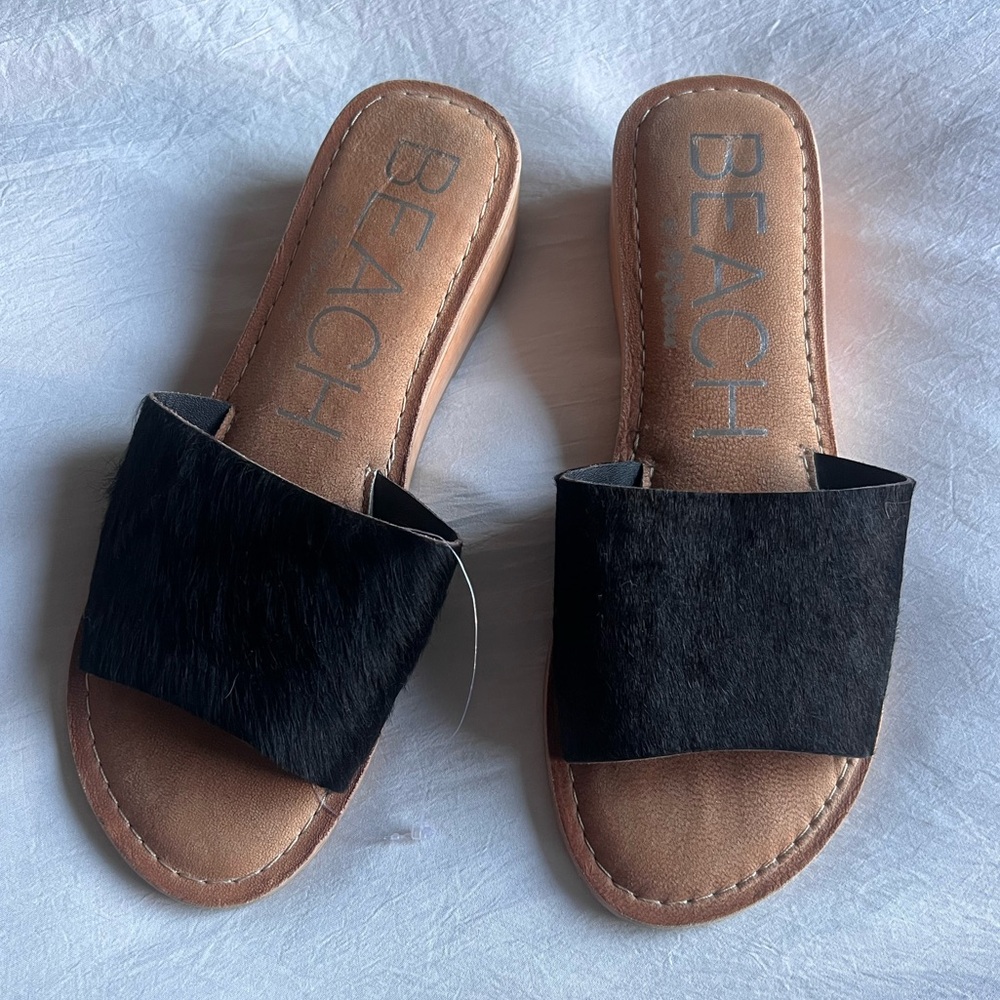 NWOT Beach by Matisse Tiki slides
